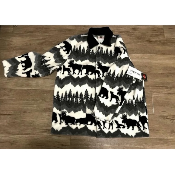 🎁🆕 Unisex-Oversized, or not-comfy soft fleece cardigan w/Canadian wildlife - Picture 15 of 16